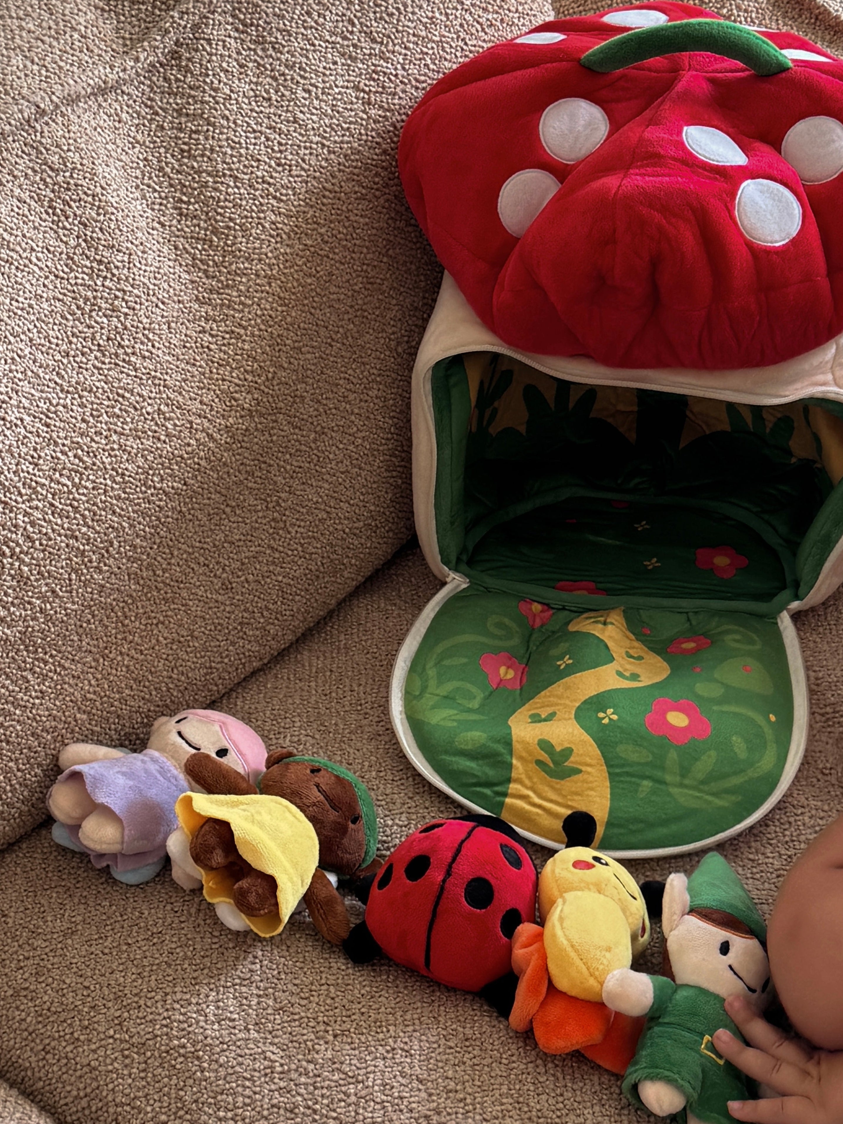 Plushy Grove Cottage Playset
